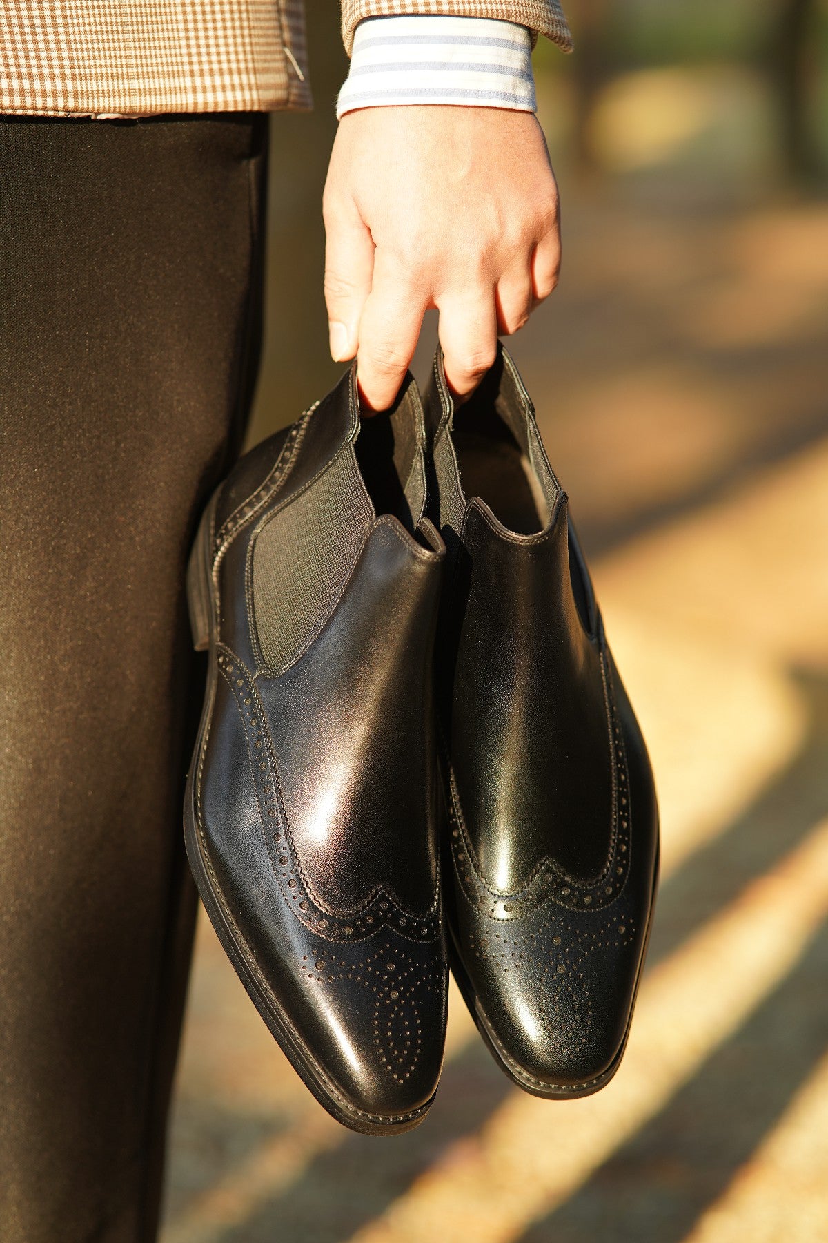 Black Wing Brogue Side Stretch Leather Chelsea Boots | Hides&Cult