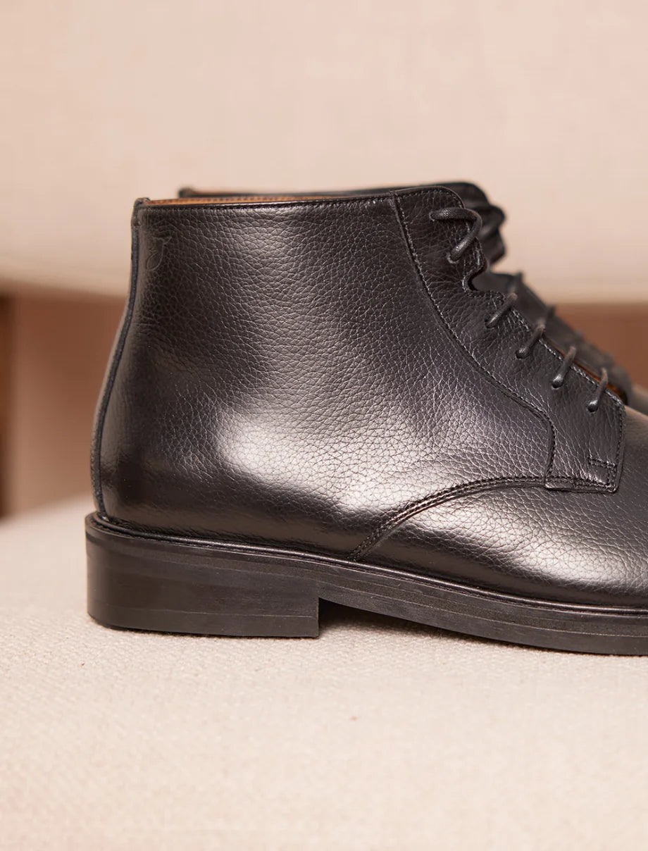The Essential Chukka Boots - Grained Black | Hides&Cult