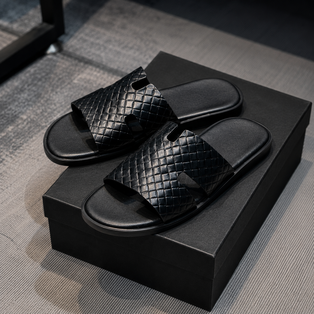 Austin Mens Slippers in Black Effect Leather | Hides&Cult