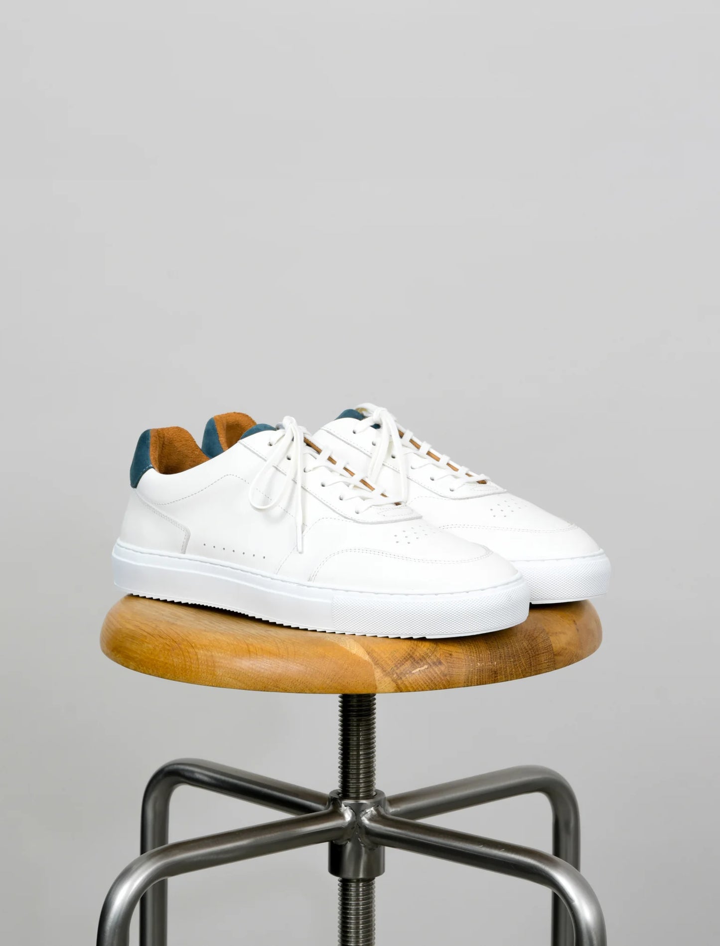 Mens White & Blue Colorblocked Genuine Leather Sneakers