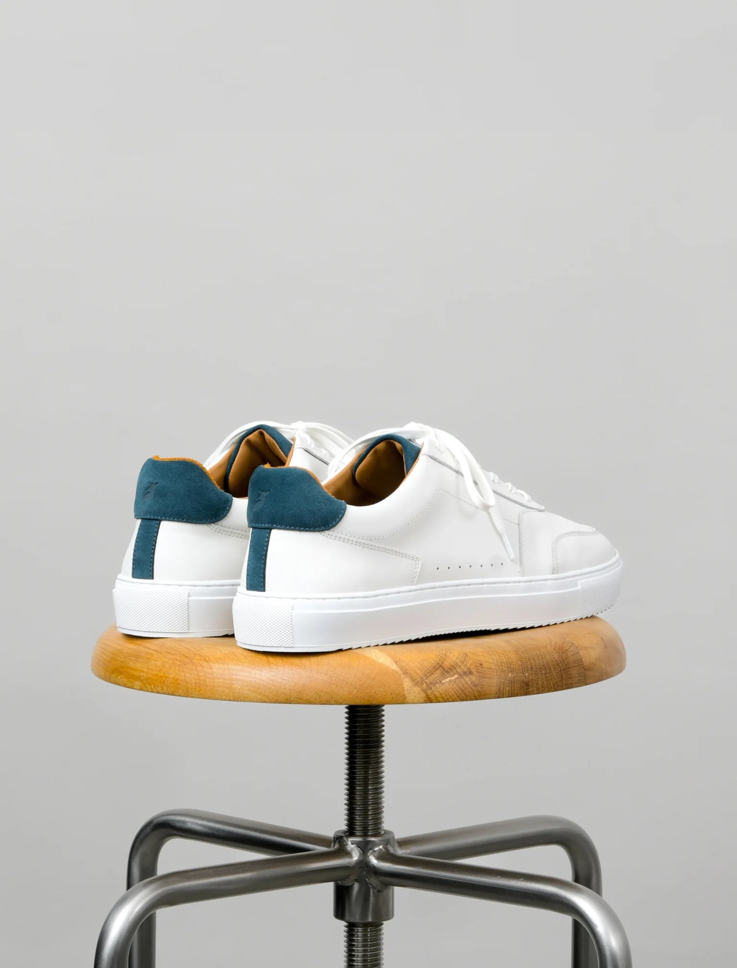 Mens White & Blue Colorblocked Genuine Leather Sneakers